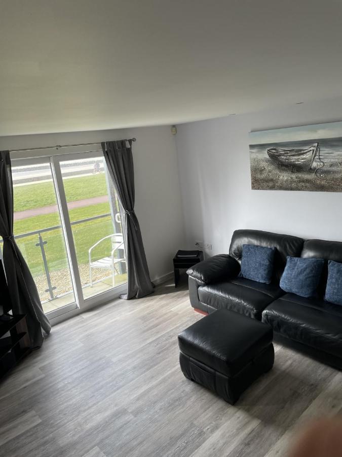 Beach Front Ground Floor Apartment Llanelli Exterior foto
